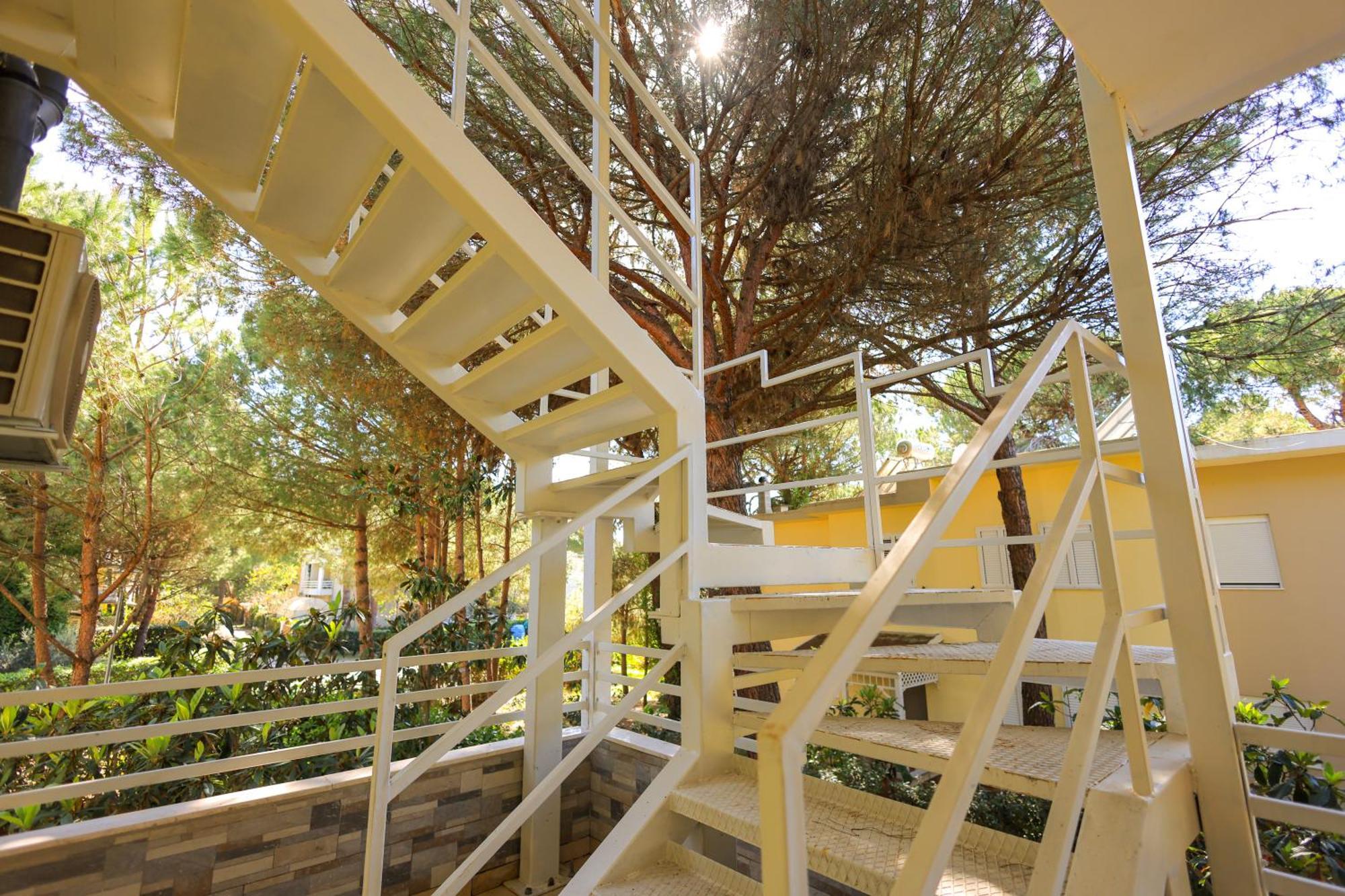 Grandstay Villa Perla Resort Durres Exterior photo