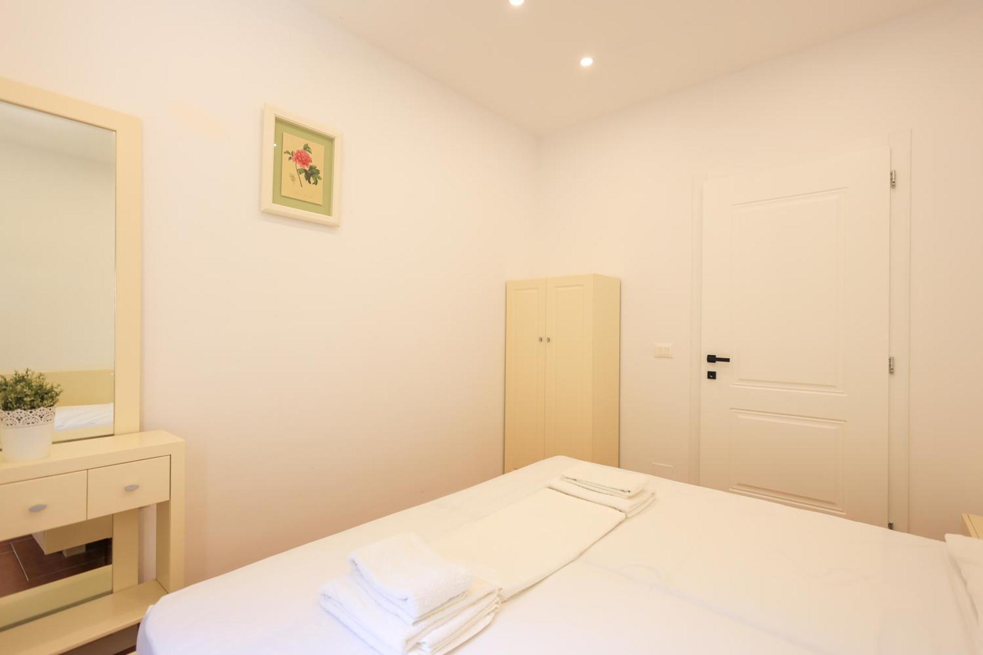 Grandstay Villa Perla Resort Durres Exterior photo